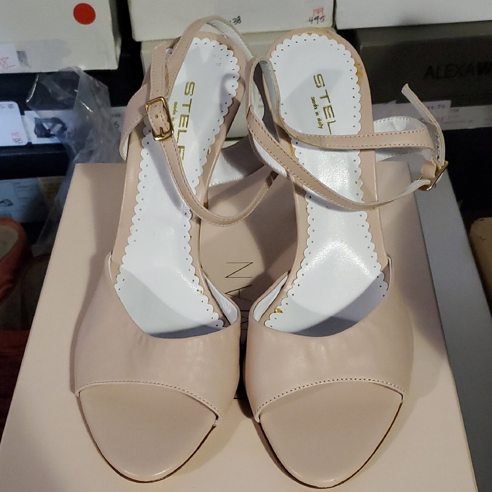 Nib Stele Women's Cream Sandals